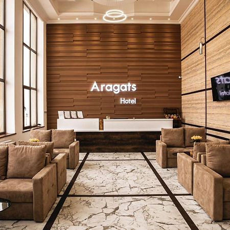 Aragats Hotel エクステリア 写真