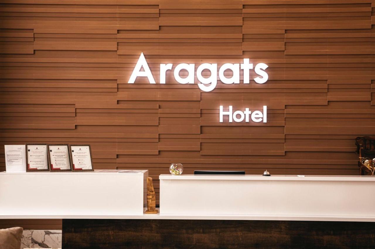 Aragats Hotel エクステリア 写真