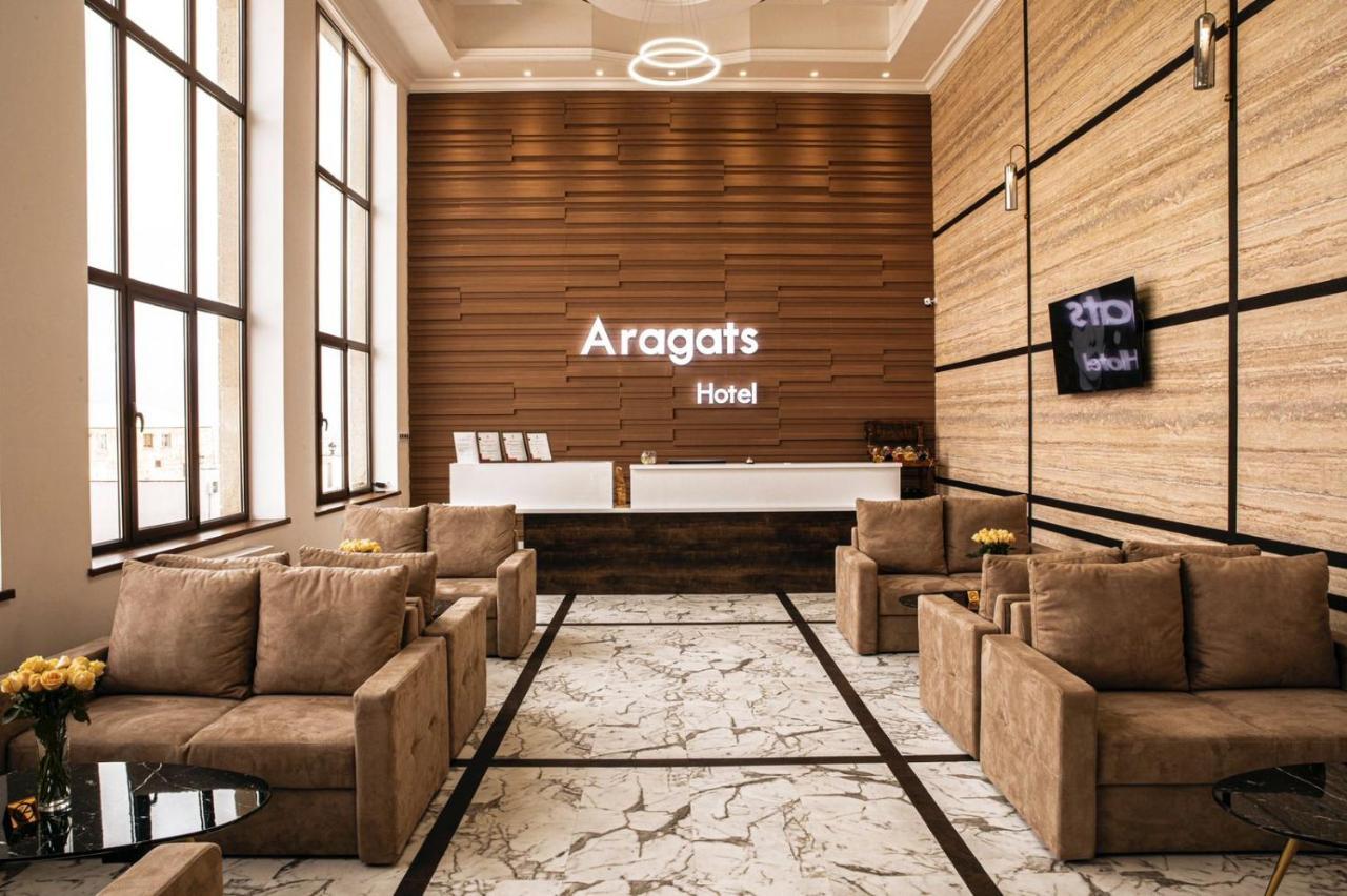 Aragats Hotel エクステリア 写真